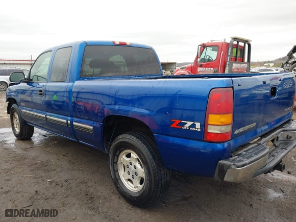 2002 Chevrolet Silverado 1500 LS with VIN 2GCEK19T821387360, listed as a IAAI auction lot 41489346 with 179,901 mi miles. Bid and sale history available at carsss.com. Image 3.
