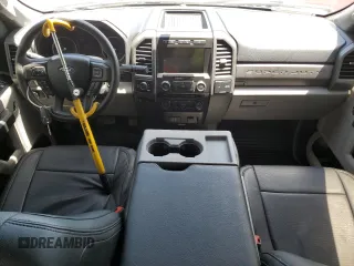 2018 Ford F-350 XL с VIN 1FT8W3BT8JEB17548, выставлен на аукционе Copart как лот 57768445 с пробегом Не указан миль и Списание • Salvage title. История ставок и продаж доступна на DreamBid. Изображение 8.