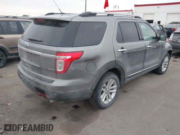 2011 Ford Explorer XLT with VIN 1FMHK8D84BGA89749, listed as a IAAI auction lot 41409288 with 171,938 mi miles and . Bid and sale history available at carsss.com. Image 4.