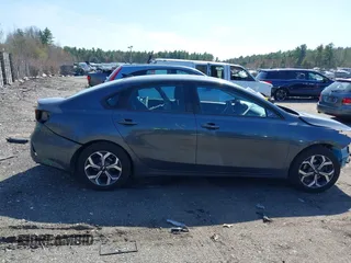 2021 Kia Forte LXS z VIN 3KPF24AD2ME334010, wystawiony jako IAAI lot #42067027 z przebiegiem 76 325 mil mil oraz . Historia ofert i sprzedaży dostępna na DreamBid. Obrazek 14.