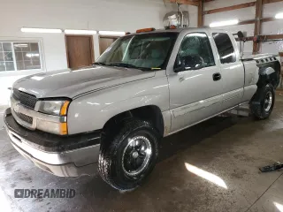 2003 Chevrolet Silverado 1500 with VIN 2GCEK19T531404178, listed as a Copart auction lot 44432345 with 194,784 mi miles and Salvage Title. Bid and sale history available at carsss.com. Image 1.