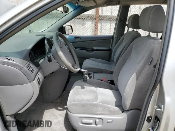 2005 Toyota Sienna CE z VIN 5TDZA23C45S240422, wystawiony jako Copart lot #56770965 z przebiegiem 225 623 mil mil oraz Szkoda całkowita • Salvage title. Historia ofert i sprzedaży dostępna na DreamBid. Obrazek 7.