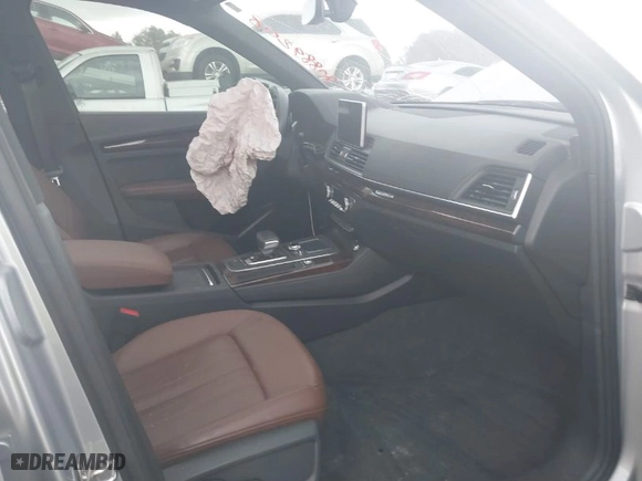 2019 Audi Q5 Premium Plus with VIN WA1BNAFY6K2095484, listed as a IAAI auction lot 40889208 with 1 mi miles. Bid and sale history available at carsss.com. Image 5.