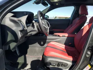 2019 Lexus UX 200 z VIN JTHY3JBH7K2005768, wystawiony jako Copart lot #46180135 z przebiegiem 78 108 mil mil oraz Szkoda całkowita • Salvage title. Historia ofert i sprzedaży dostępna na DreamBid. Obrazek 7.