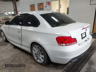 2013 BMW 1 Series 128i с VIN WBAUP9C55DVS95644, выставлен на аукционе IAAI как лот 41721332 с пробегом Не указан миль и . История ставок и продаж доступна на DreamBid. Изображение 3.