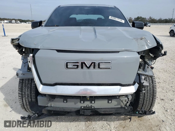 2024 GMC Sierra 1500 with VIN 1GT401EL3RU401137, listed as a Copart auction lot 82851714 with 5,005 mi miles and Salvage Title. Bid and sale history available at DreamBid. Image 5.