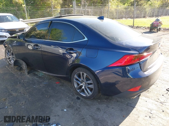 2018 Lexus IS 300 z VIN JTHC81D2XJ5031427, wystawiony jako IAAI lot #42059295 z przebiegiem 84 586 mil mil oraz . Historia ofert i sprzedaży dostępna na DreamBid. Obrazek 3.