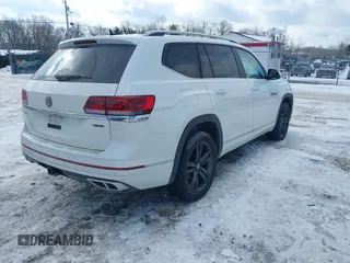 2022 Volkswagen Atlas 3.6L V6 SEL R-Line with VIN 1V2AR2CA1NC528998, listed as a IAAI auction lot 41405286 with 35,271 mi miles. Bid and sale history available at carsss.com. Image 4.
