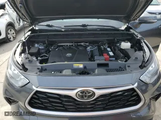 2020 Toyota Highlander XLE with VIN 5TDGZRBH9LS517682, listed as a Copart auction lot 47233105 with 28,205 mi miles and Salvage Title. Bid and sale history available at carsss.com. Image 12.