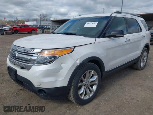 2013 Ford Explorer XLT with VIN 1FM5K8D87DGA79075, listed as a IAAI auction lot 42027067 with 152,068 mi miles and . Bid and sale history available at carsss.com. Image 17.