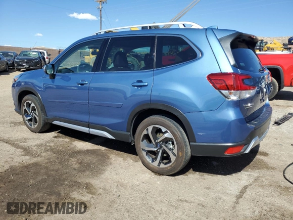2023 Subaru Forester Touring z VIN JF2SKARC6PH502188, wystawiony jako Copart lot #56960245 z przebiegiem 10 487 mil mil oraz Szkoda całkowita • Salvage title. Historia ofert i sprzedaży dostępna na DreamBid. Obrazek 2.