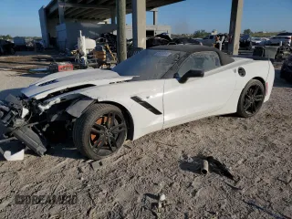 2014 Chevrolet Corvette Z51 3LT z VIN 1G1YM3D74E5112013, wystawiony jako Copart lot #83053014 z przebiegiem Nie podano mil oraz Czysty tytuł • Clean title. Historia ofert i sprzedaży dostępna na DreamBid. Obrazek 1.