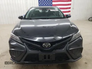 2022 Toyota Camry SE with VIN 4T1G11AK1NU654020, listed as a Copart auction lot 49228125 with 131,818 mi miles and Clean Title. Bid and sale history available at DreamBid. Image 5.