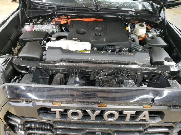 2023 Toyota Sequoia SR5 with VIN 7SVAAABA4PX018604, listed as a Copart auction lot 85583084 with 17,717 mi miles and Clean Title. Bid and sale history available at carsss.com. Image 12.