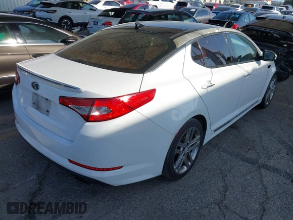 2013 Kia Optima SX with VIN 5XXGR4A62DG175031, listed as a IAAI auction lot 41835113 with 186,084 mi miles. Bid and sale history available at carsss.com. Image 4.