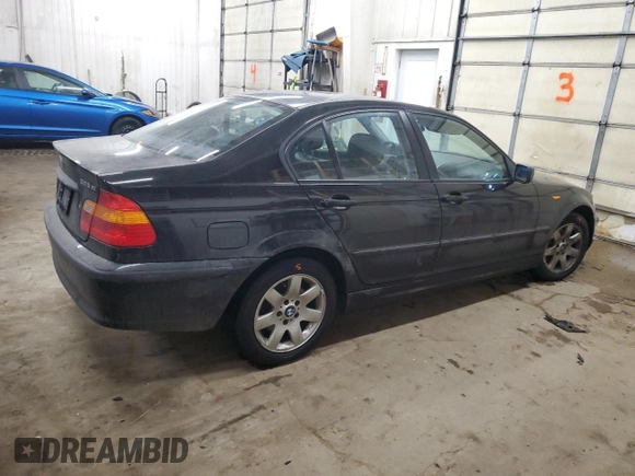 2005 BMW 3 Series 325xi with VIN WBAEU33455PR19451, listed as a Copart auction lot 85148034 with 194,017 mi miles and Salvage Title. Bid and sale history available at carsss.com. Image 3.
