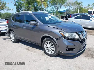 2017 Nissan Rogue SV z VIN 5N1AT2MV3HC856279, wystawiony jako IAAI lot #42139323 z przebiegiem 43 033 mil mil oraz . Historia ofert i sprzedaży dostępna na DreamBid. Obrazek 1.