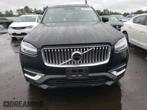 2021 Volvo XC90 Inscription with VIN YV4A22PL9M1754036, listed as a Copart auction lot 60557315 with 30,587 mi miles and Salvage title. Bid and sale history available at DreamBid. Image 5.