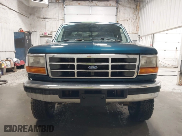 1997 Ford F-250 HD with VIN 1FTHX26G0VEB12354, listed as a IAAI auction lot 42033876 with Not Provided miles. Bid and sale history available at carsss.com. Image 12.