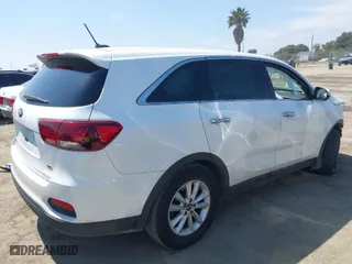 2020 Kia Sorento L with VIN 5XYPG4A30LG642033, listed as a IAAI auction lot 39537328 with 83,546 mi miles. Bid and sale history available at carsss.com. Image 4.
