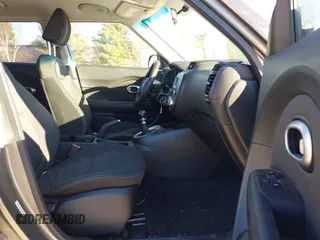 2014 Kia Soul with VIN KNDJN2A29E7032798, listed as a IAAI auction lot 41222668 with 187,564 mi miles. Bid and sale history available at carsss.com. Image 5.