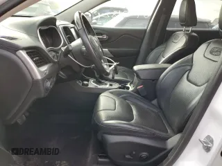 2018 Jeep Cherokee Overland z VIN 1C4PJMJX4JD614218, wystawiony jako Copart lot #69771824 z przebiegiem 59 695 mil mil oraz Szkoda całkowita • Salvage title. Historia ofert i sprzedaży dostępna na DreamBid. Obrazek 7.