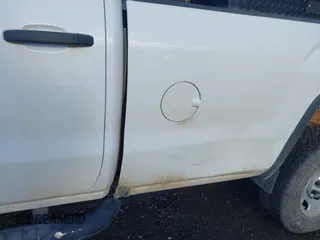 2018 GMC Sierra 2500HD z VIN 1GT12REY1JF180704, wystawiony jako IAAI lot #41157499 z przebiegiem 200 270 mil mil oraz . Historia ofert i sprzedaży dostępna na DreamBid. Obrazek 12.