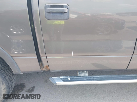 2004 Ford F-150 XLT с VIN 1FTPW14544FA13281, выставлен на аукционе IAAI как лот 42609212 с пробегом 174 385 миль миль и . История ставок и продаж доступна на DreamBid. Изображение 13.