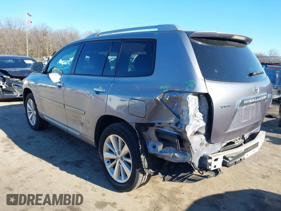 2009 Toyota Highlander Hybrid with VIN JTEEW41A092032916, listed as a IAAI auction lot 41646678 with 75,858 mi miles. Bid and sale history available at carsss.com. Image 3.
