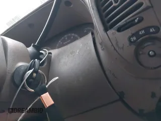 2003 Ford F-150 XL z VIN 1FTRX18L23NA59131, wystawiony jako IAAI lot #41208547 z przebiegiem Nie podano mil oraz . Historia ofert i sprzedaży dostępna na DreamBid. Obrazek 11.