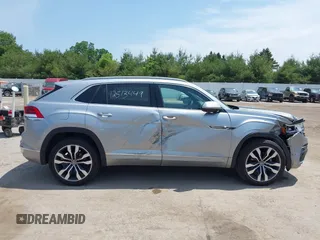 2021 Volkswagen Atlas SEL Premium R-Line with VIN 1V2FE2CA8MC235003, listed as a IAAI auction lot 42513449 with 44,466 mi miles and . Bid and sale history available at DreamBid. Image 13.
