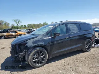 2024 Chrysler Pacifica Touring L with VIN 2C4RC1BG4RR202440, listed as a Copart auction lot 55487135 with 11,924 mi miles and Salvage title. Bid and sale history available at DreamBid. Image 1.