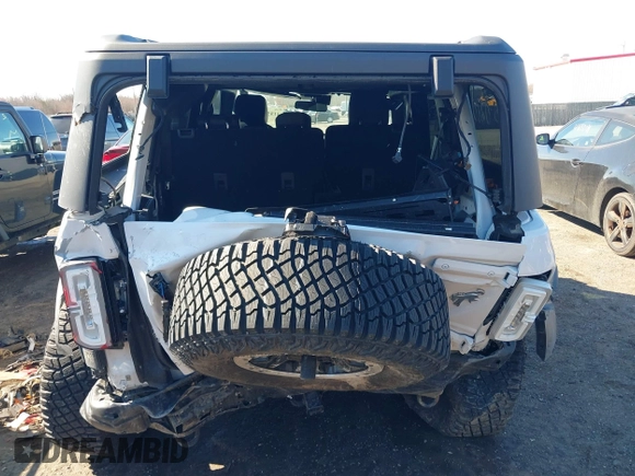 2023 Ford Bronco z VIN 1FMEE5DP0PLC12557, wystawiony jako IAAI lot #41854143 z przebiegiem 9 839 mil mil oraz . Historia ofert i sprzedaży dostępna na DreamBid. Obrazek 16.