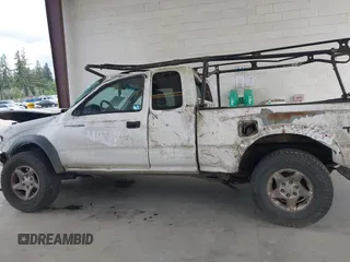 2001 Toyota Tacoma z VIN 5TEWN72N11Z733480, wystawiony jako IAAI lot #42244484 z przebiegiem 323 454 mil mil oraz . Historia ofert i sprzedaży dostępna na DreamBid. Obrazek 15.