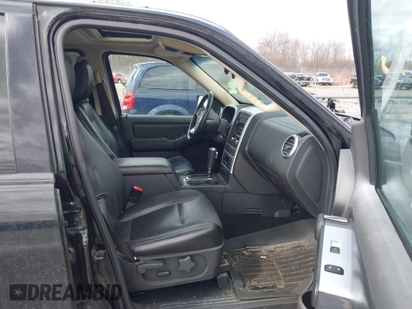 2010 Mercury Mountaineer Premier z VIN 4M2EN4JEXAUJ01639, wystawiony jako IAAI lot #41914498 z przebiegiem 178 803 mil mil oraz . Historia ofert i sprzedaży dostępna na DreamBid. Obrazek 5.
