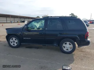 2002 Chevrolet TrailBlazer LS with VIN 1GNDT13S822269549, listed as a IAAI auction lot 41131532 with 286,570 mi miles. Bid and sale history available at carsss.com. Image 14.