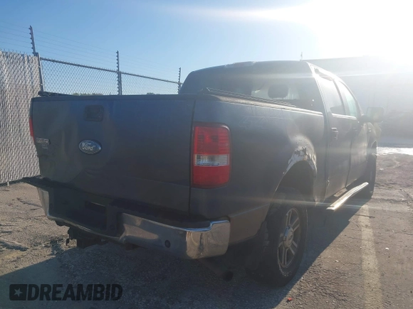 2006 Ford F-150 XLT with VIN 1FTPW14516FB55641, listed as a IAAI auction lot 41798864 with 204,517 mi miles. Bid and sale history available at carsss.com. Image 4.