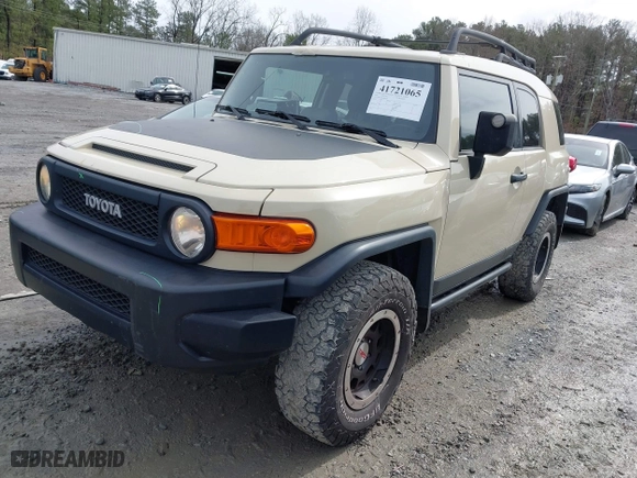 2010 Toyota FJ Cruiser with VIN JTEBU4BF1AK095319, listed as a IAAI auction lot 41721065 with 126,262 mi miles. Bid and sale history available at carsss.com. Image 20.
