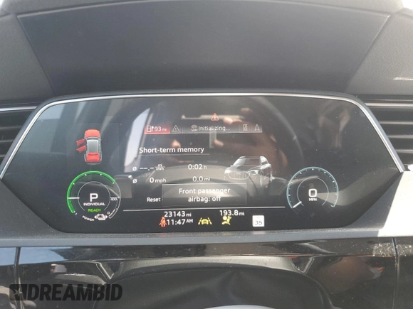 2022 Audi e-tron Premium Plus z VIN WA1LAAGE1NB046721, wystawiony jako Copart lot #60505985 z przebiegiem 23 143 mil mil oraz Szkoda całkowita • Salvage title. Historia ofert i sprzedaży dostępna na DreamBid. Obrazek 9.