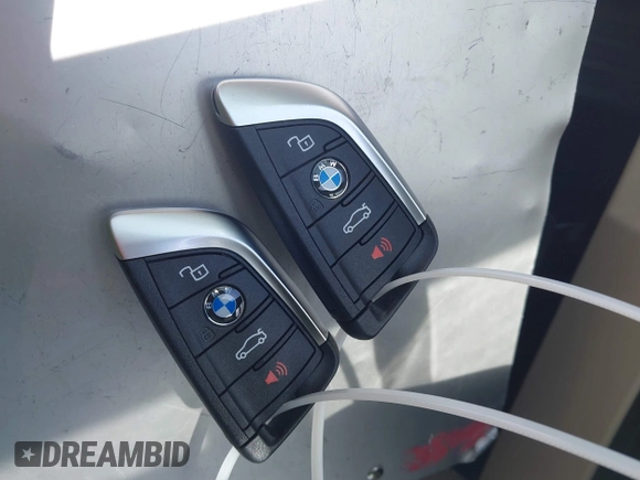 2025 BMW 4 Series 430i z VIN WBA33DB08SCU35159, wystawiony jako IAAI lot #42019631 z przebiegiem 895 mil mil oraz . Historia ofert i sprzedaży dostępna na DreamBid. Obrazek 11.