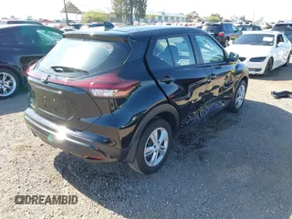 2024 Nissan Kicks S z VIN 3N1CP5BV0RL497360, wystawiony jako IAAI lot #42281912 z przebiegiem 11 234 mil mil oraz . Historia ofert i sprzedaży dostępna na DreamBid. Obrazek 4.