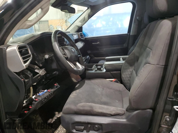 2022 Toyota Tundra SR5 with VIN 5TFLA5GD8NX001640, listed as a Copart auction lot 51101965 with 27,656 mi miles and Clean title. Bid and sale history available at DreamBid. Image 7.