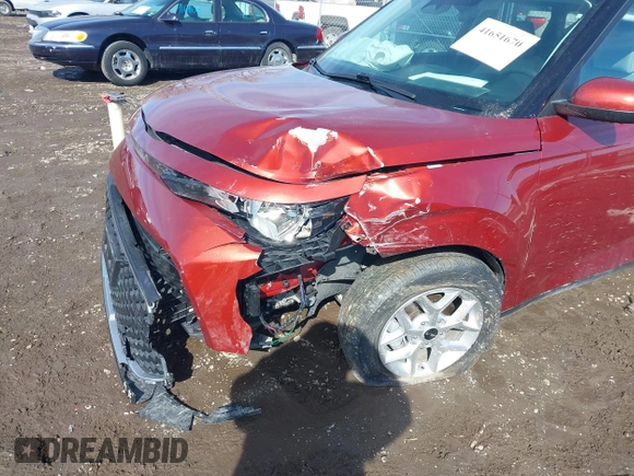 2024 Kia Soul S with VIN KNDJ23AU4R7919070, listed as a IAAI auction lot 41651670 with 3,816 mi miles and . Bid and sale history available at DreamBid. Image 6.