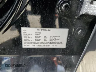 2021 Tesla Model Y Long Range z VIN 5YJYGDEE5MF065024, wystawiony jako Copart lot #48581215 z przebiegiem 82 794 mil mil oraz Szkody całkowita. Historia ofert i sprzedaży dostępna na DreamBid. Obrazek 13.