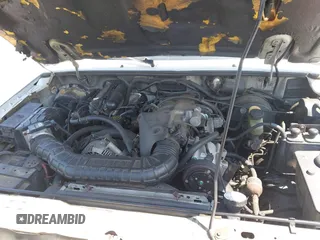 1994 Ford Explorer z VIN 1FMCU24X8RUC83284, wystawiony jako IAAI lot #42634506 z przebiegiem 207 939 mil mil oraz . Historia ofert i sprzedaży dostępna na DreamBid. Obrazek 10.