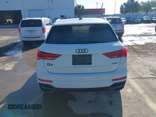 2022 Audi Q3 S line Premium z VIN WA1DECF37N1092225, wystawiony jako IAAI lot #41786815 z przebiegiem 41 973 mil mil oraz . Historia ofert i sprzedaży dostępna na DreamBid. Obrazek 16.