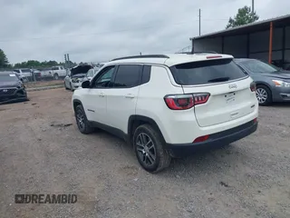 2019 Jeep Compass Latitude с VIN 3C4NJCBBXKT699338, выставлен на аукционе IAAI как лот 42257672 с пробегом 102 970 миль миль и . История ставок и продаж доступна на DreamBid. Изображение 3.