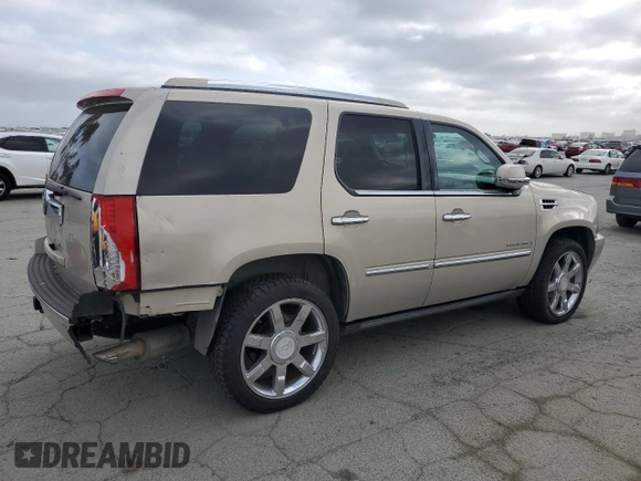 2008 Cadillac Escalade z VIN 1GYFK63878R205065, wystawiony jako Copart lot #56171965 z przebiegiem Nie podano mil oraz Szkoda całkowita • Salvage title. Historia ofert i sprzedaży dostępna na DreamBid. Obrazek 3.