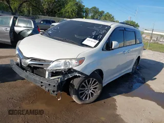 2018 Toyota Sienna XLE Auto Access Seat with VIN 5TDYZ3DC9JS960124, listed as a IAAI auction lot 41674758 with 109,021 mi miles. Bid and sale history available at carsss.com. Image 17.