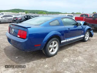 2008 Ford Mustang Deluxe with VIN 1ZVHT80NX85120503, listed as a IAAI auction lot 42530285 with 171,570 mi miles and . Bid and sale history available at DreamBid. Image 4.